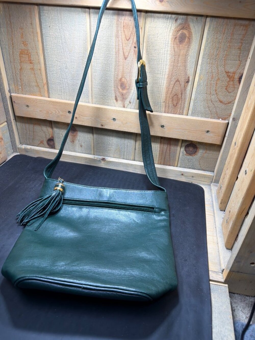 Tignanello Green Genuine Leather Crossbody Purse Womens Bag Tassel Excellent